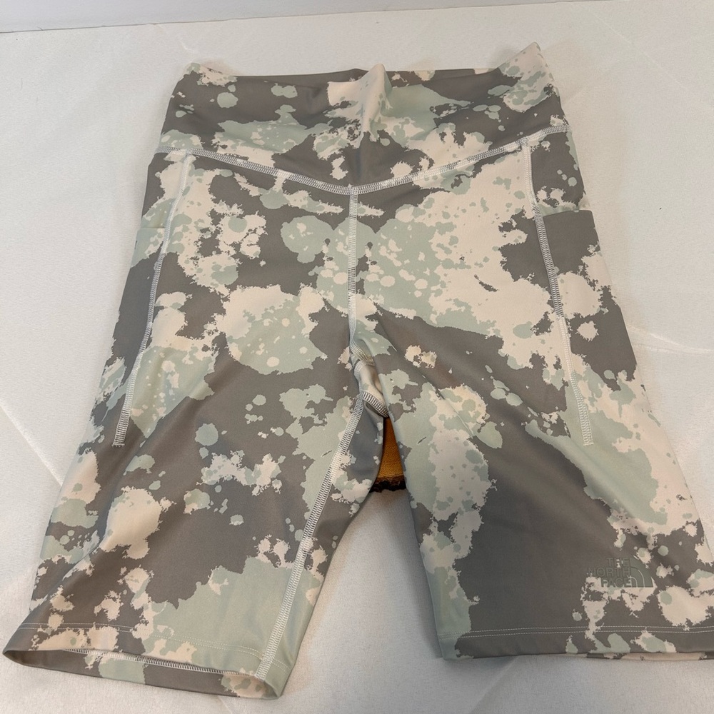 The North Face Motivation High-Rise‎ Pocket 9" Shorts Sky Print Women's Size XL